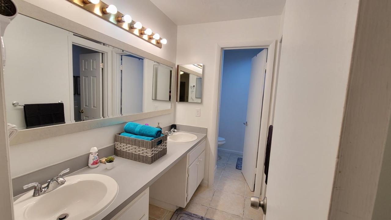 Beautiful Townhouse 2 Bedrooms 1 And A Half Bathrooms Next To Butler Plaza 1 Mile To Uf Gainesville Zewnętrze zdjęcie