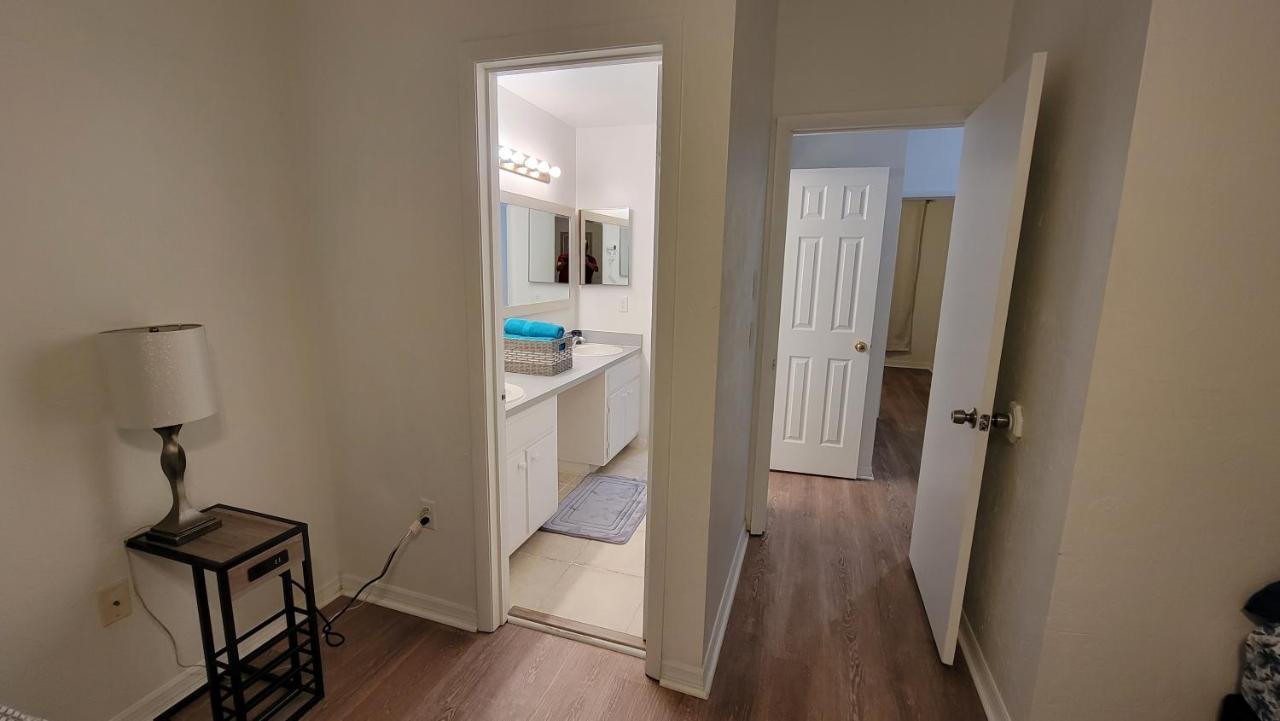 Beautiful Townhouse 2 Bedrooms 1 And A Half Bathrooms Next To Butler Plaza 1 Mile To Uf Gainesville Zewnętrze zdjęcie